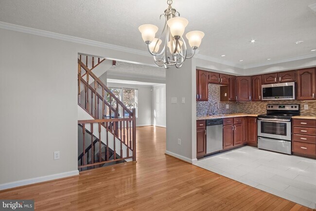 Building Photo - 3390 Longbow Ct