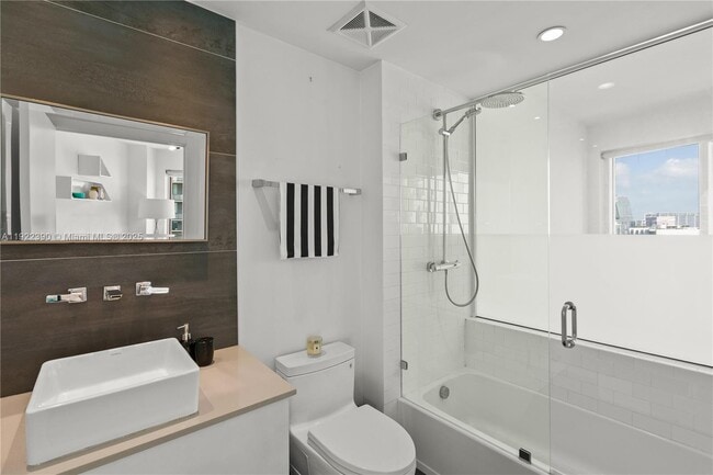 Building Photo - 60 SW 13th St