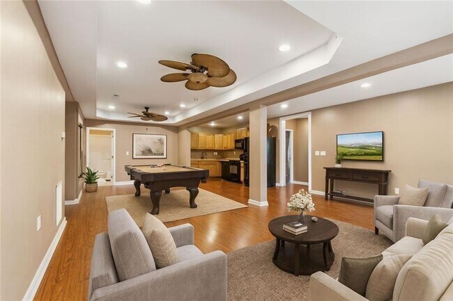 Building Photo - 410 After Glow Smt