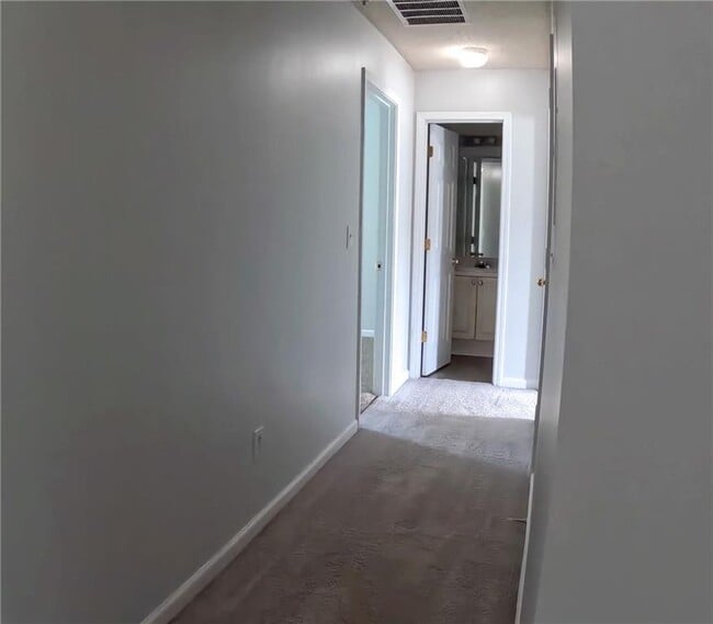 Building Photo - 255 Turnstone Rd