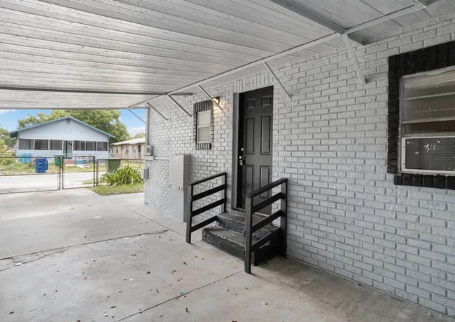 Building Photo - 8213 N Elmer St