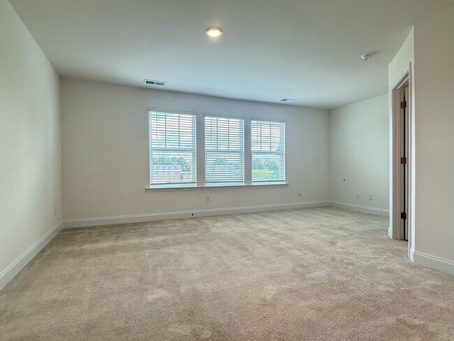 Building Photo - 3 Bedroom One Garage Single Family