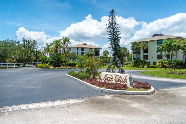 Building Photo - 166 SE St Lucie Blvd