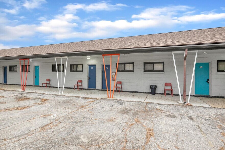 Building Photo - 18732 Dix Toledo Rd