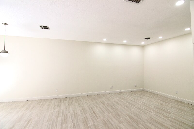 Building Photo - 10619 Shady Falls Ct