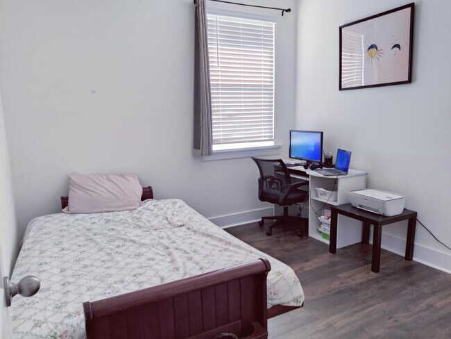 Building Photo - 4 Bedroom Townhome for Rent Apex
