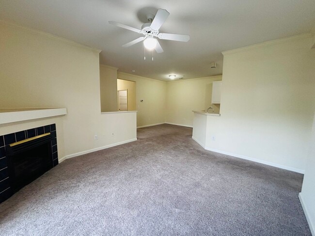 Building Photo - 215 S Knollwood Dr