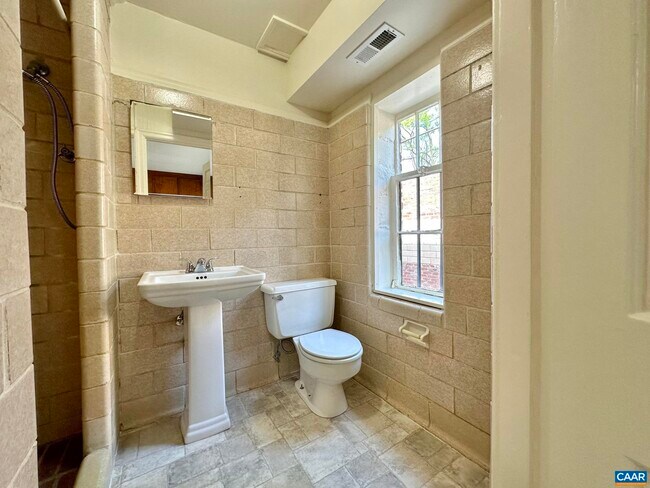 Building Photo - 2278 Hansens Mountain Rd