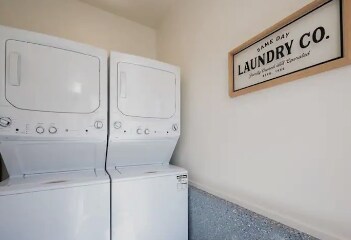 Building Photo - 3608 Wilshire Terrace