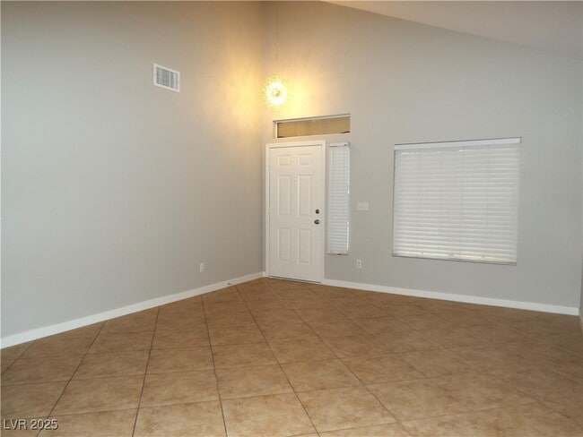 Building Photo - 648 E Sole Addiction Ave
