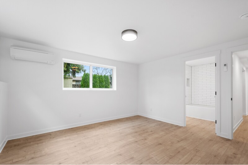 Building Photo - 14407 NE Fremont St