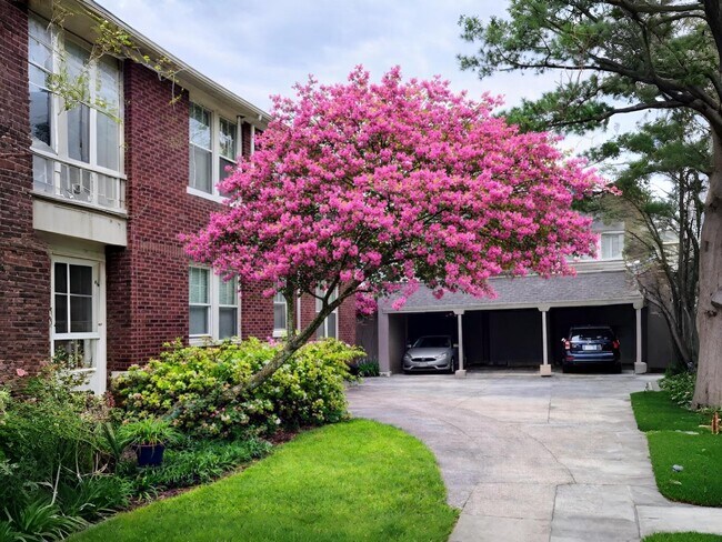 Building Photo - 1720 Harbert Ave