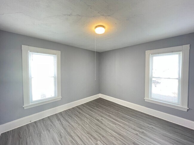 Building Photo - 301 Amory St