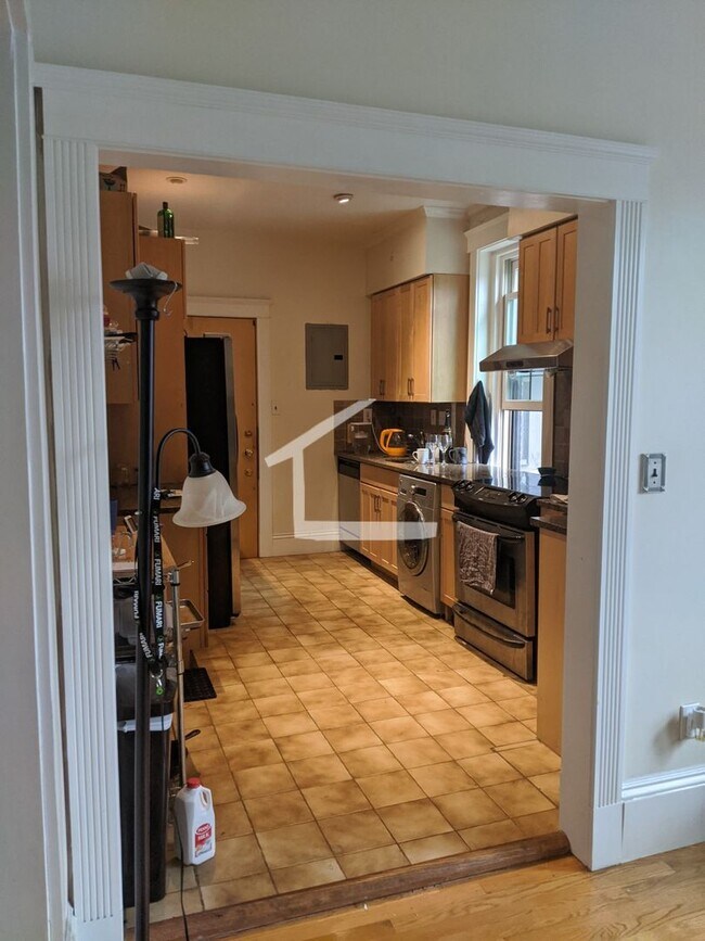 Building Photo - Nice 2 bed with office