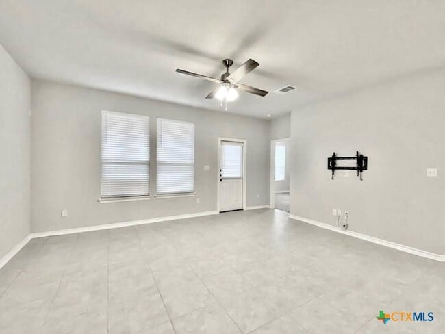 Building Photo - 816 Alta Wy