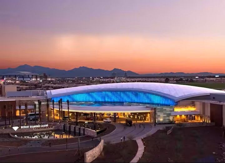 Building Photo - 8908 W Solano Dr