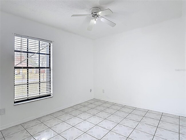 Building Photo - 115 Lindenwood Ln