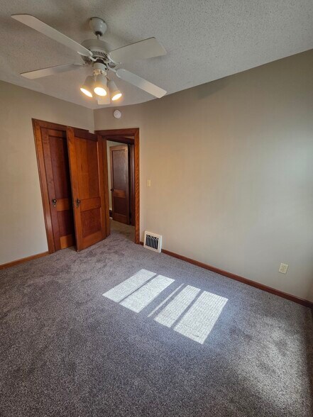 Building Photo - 1807 S 10th St