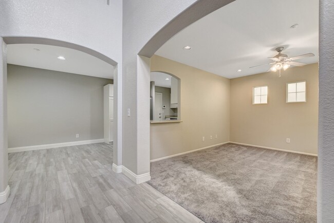 Building Photo - Beautiful 2 Story, 3 Bedroom Home Northwest!
