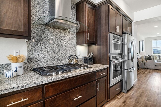 Building Photo - Jordan Ranch Townhouse 4 bed / 3.5 bath, G...