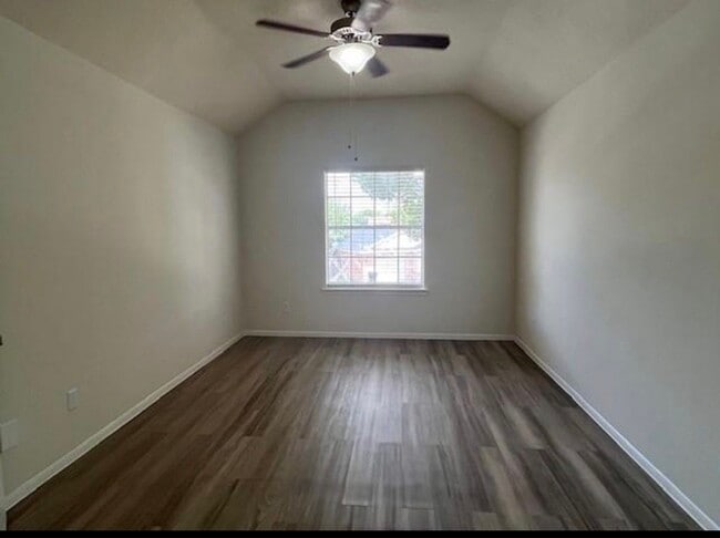 Building Photo - 7719 Sign St