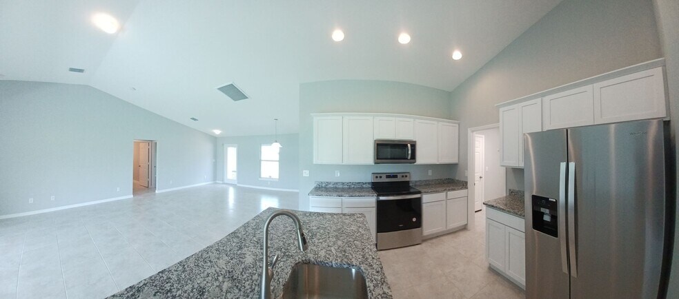 Building Photo - 4/2 Newer  construction home.