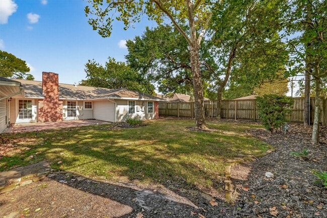 Building Photo - 5215 Stillbrooke Dr