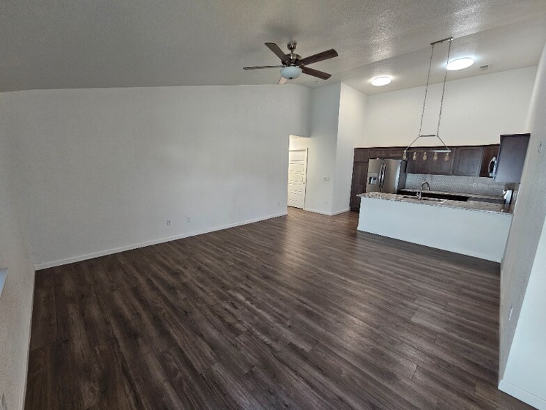 Building Photo - 4013 Bradney Ave