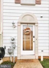 Building Photo - 557 Cascade Way