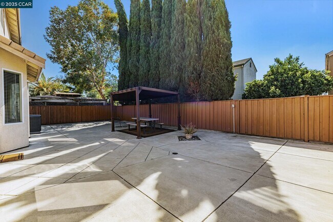 Building Photo - 4867 Big Bear Rd