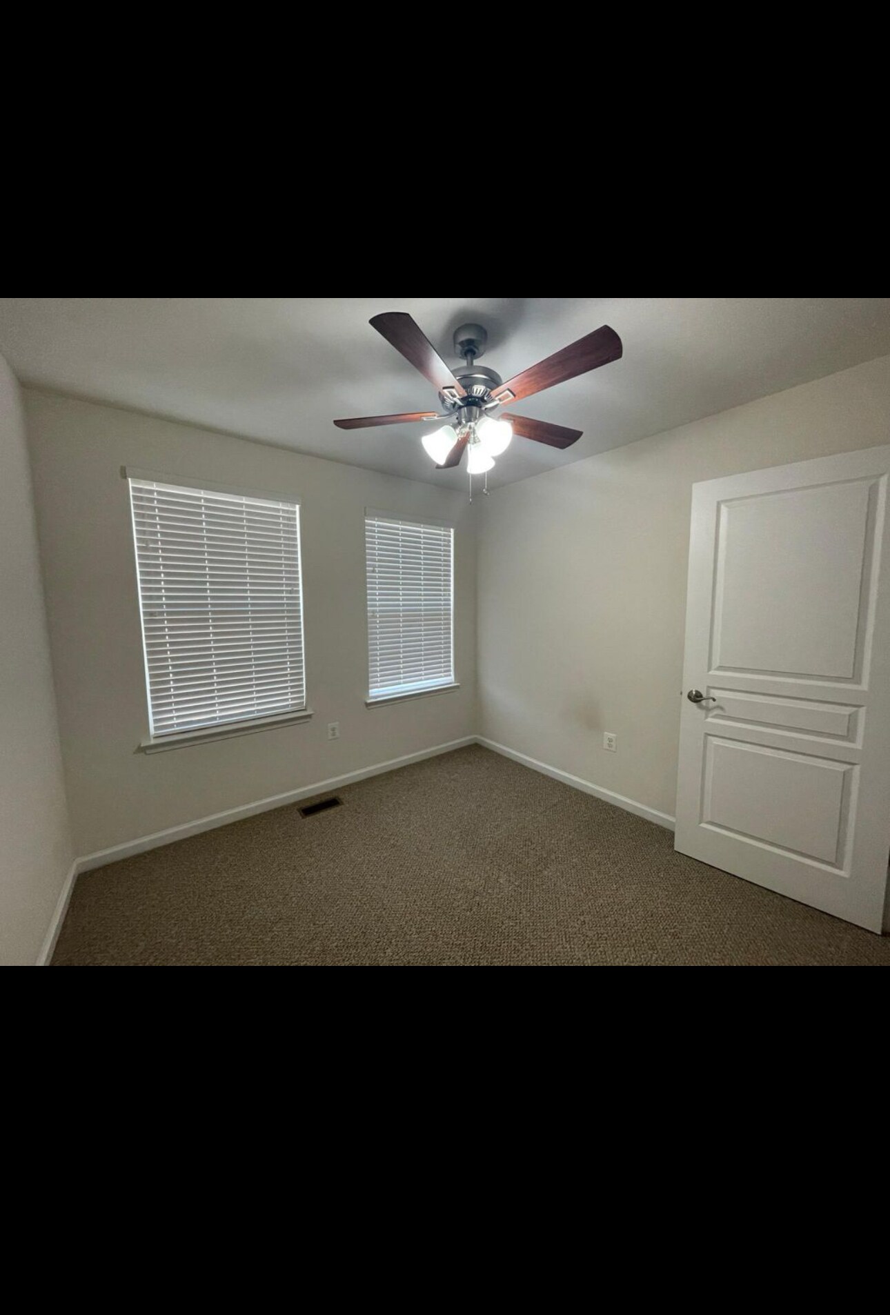 Building Photo - 8322 Heritage Crossing Ct