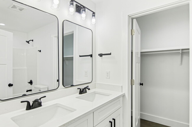 Building Photo - 5018 Aspen Spg Wy