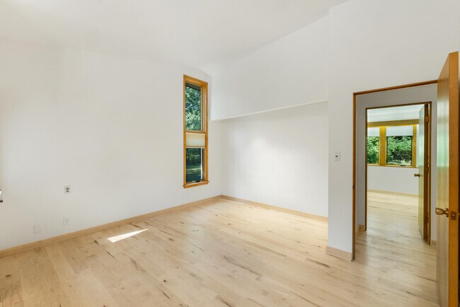 Building Photo - 9200 N Tennyson Dr
