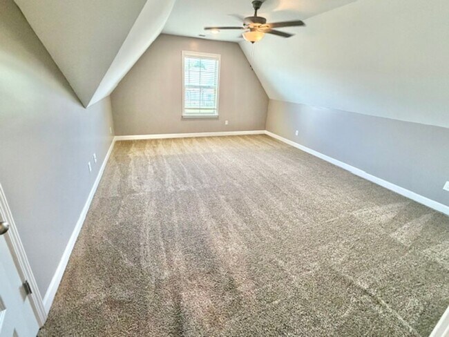 Building Photo - 35 Birkdale Dr
