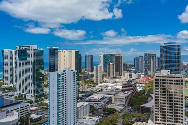 Building Photo - Furnished 1 bed / 1 bath / 1 parking at Sk...