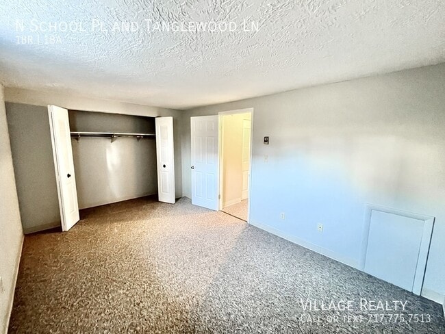 Building Photo - 323 N School Pl