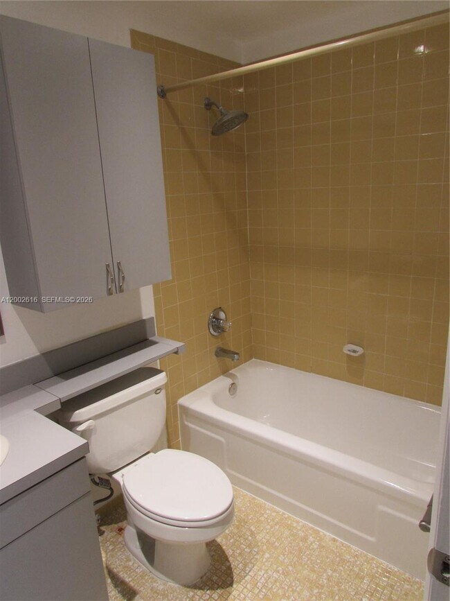 Building Photo - 5555 Ludlam Rd