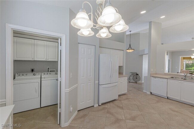 Building Photo - 5502 Greenwood Cir