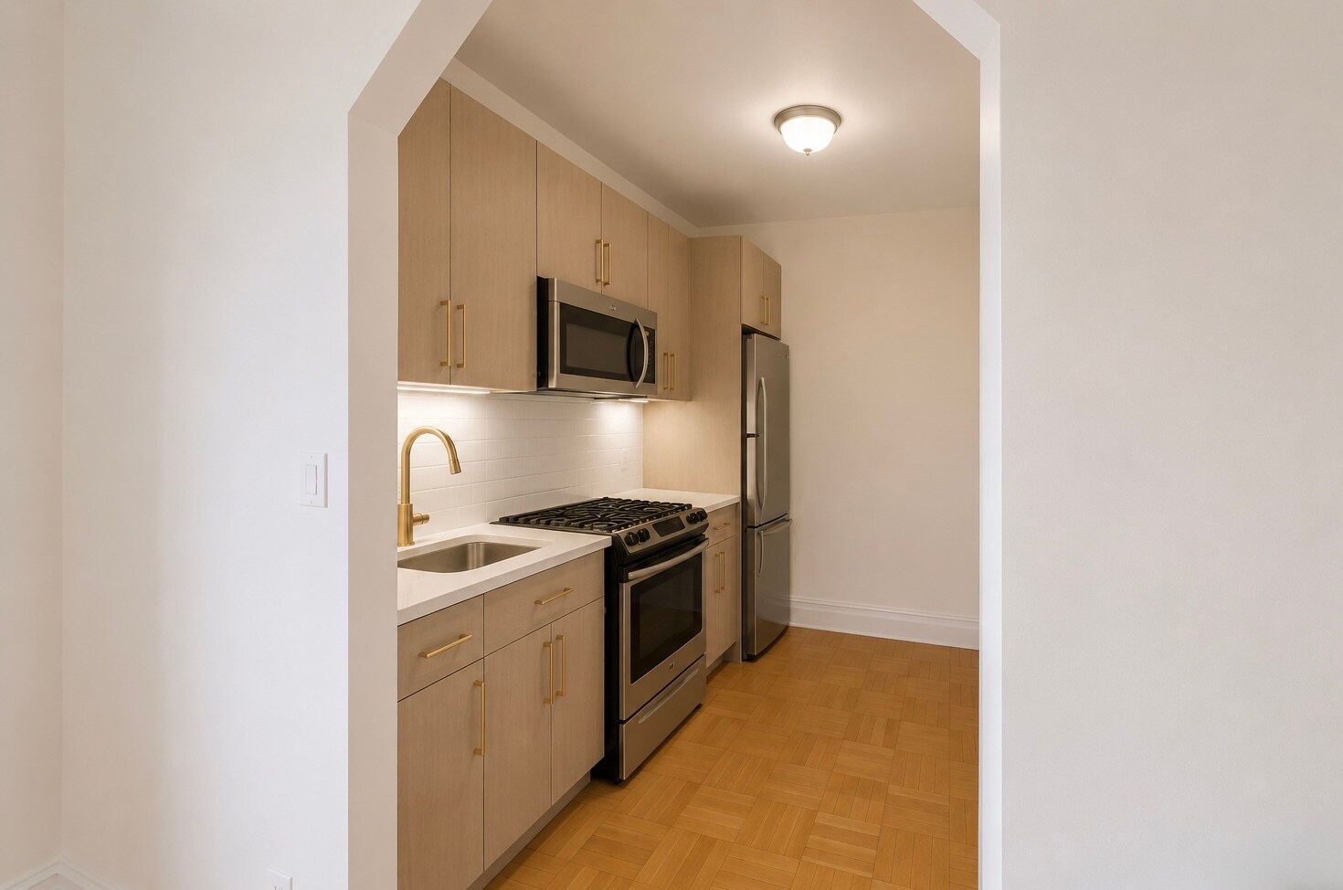 Building Photo - 761 6th Ave