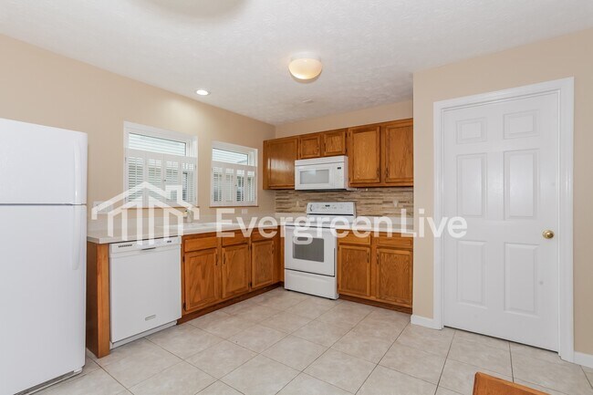 Building Photo - 1228 Sunset Dr