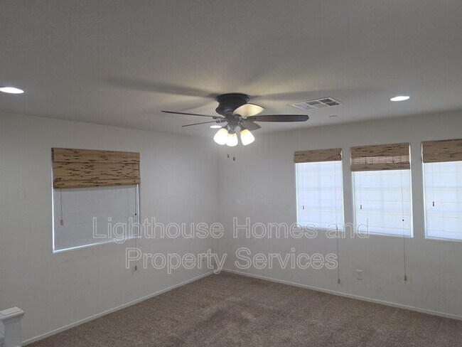 Building Photo - 329 Homeward Way
