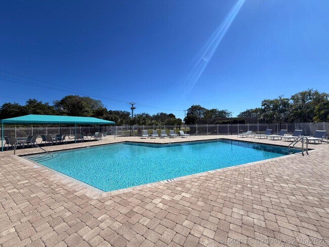 Building Photo - 2800 Fiore Way