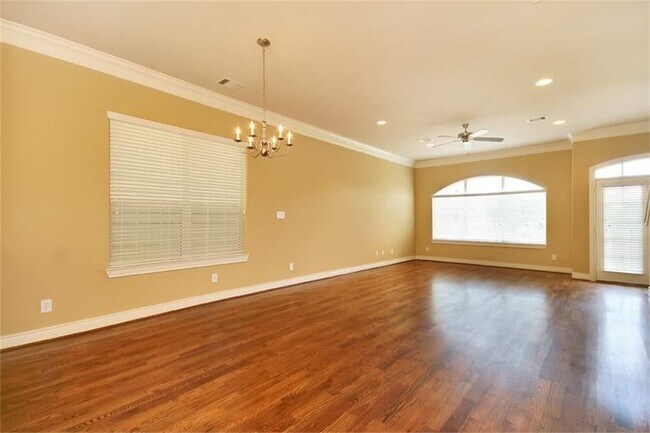 Building Photo - 1717 Spring St