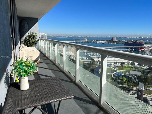 Building Photo - 50 Biscayne Blvd
