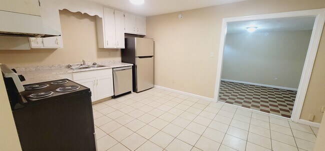 Building Photo - 5889 Cypress Cir