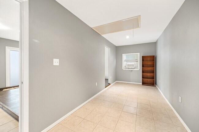 Building Photo - 1363 Westgreen Blvd