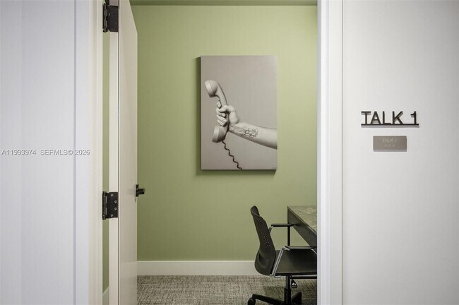 Building Photo - 121 NE 5th St