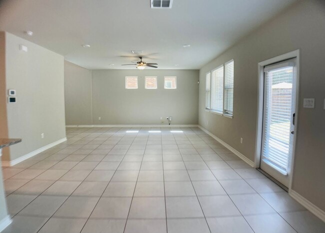 Building Photo - Charming Nestled Home near 281 and 1604