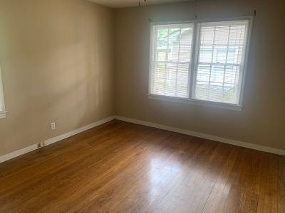 Building Photo - 210 Pinehill Dr