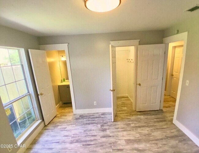 Building Photo - 1111 Fortune Ave
